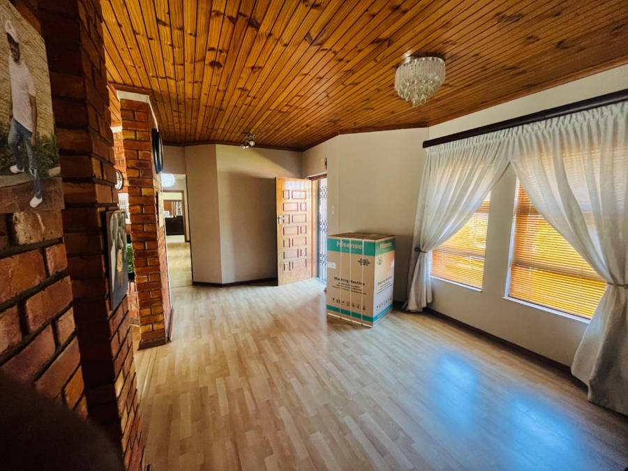 4 Bedroom Property for Sale in Beacon Bay Eastern Cape